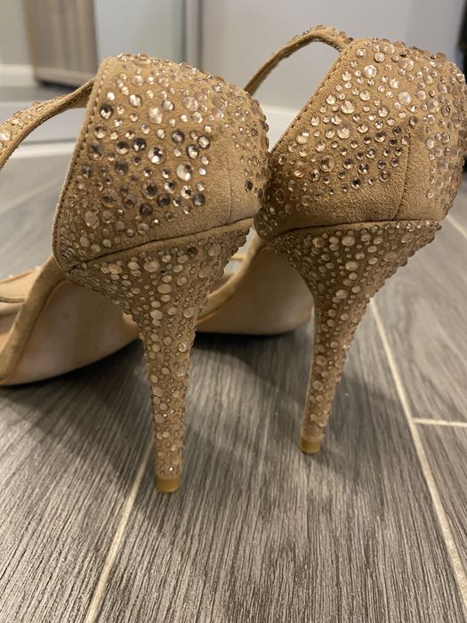 Sandale Zara bej, din piele, cu toc (stil Musette/ Ana Cori)