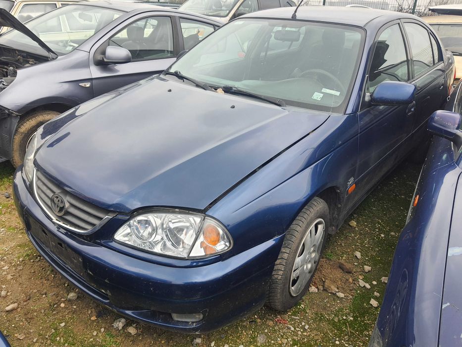 На части! Toyota Avensis 2.0 D4D
