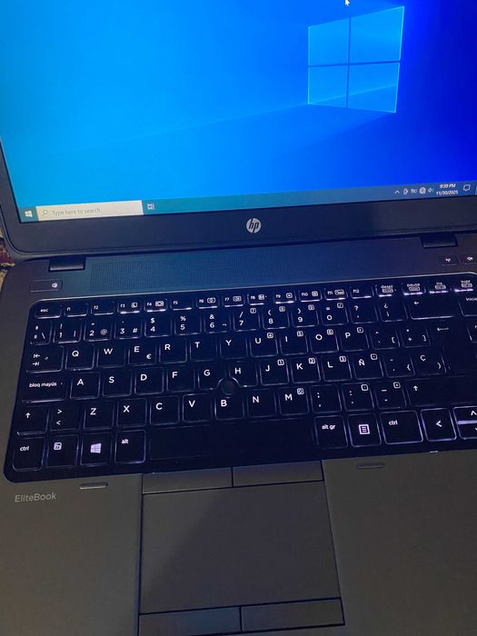 Oferta! vind Laptop HP Elitebook 840 i7 ca nou