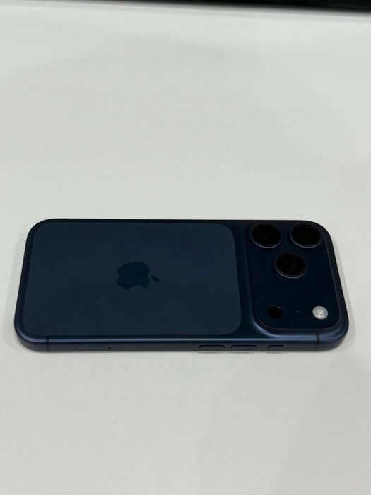 iPhone 17 Pro Titanium Blue 256GB