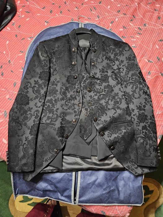 Costum de mire in stare impecabila