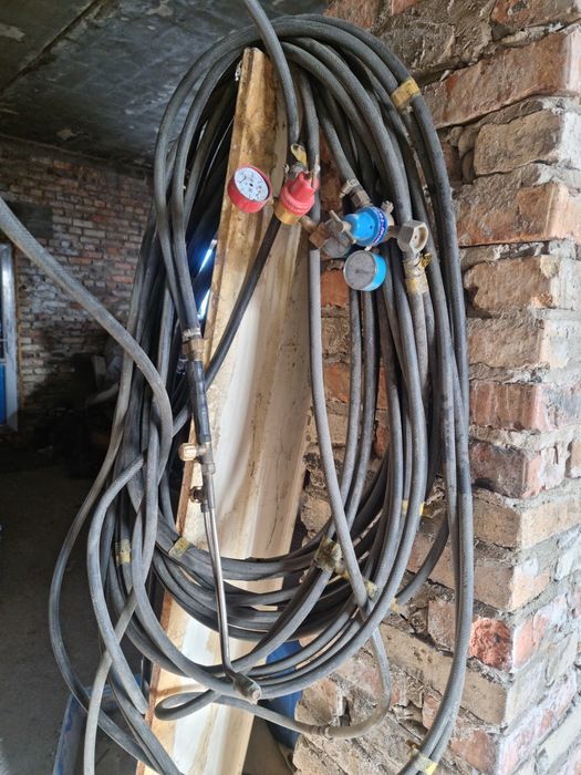 Резак, кислородные баллоны 3шт