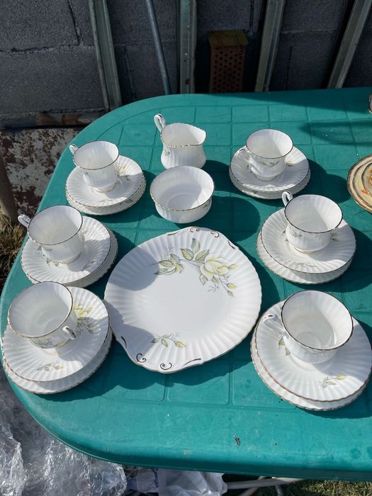 Английски порцеланов сервиз за чай