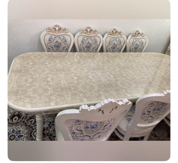 Продается стол и 12 стуля. Stol va  12 stullari bilan sotiladi,