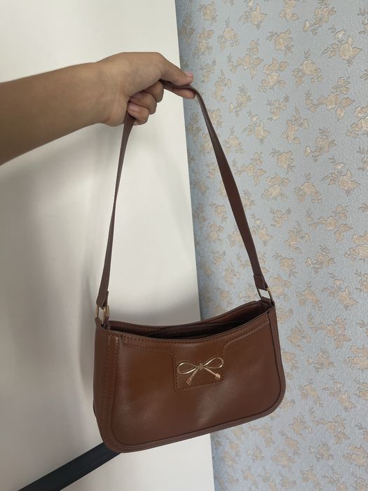 Стильная сумочка через плечо