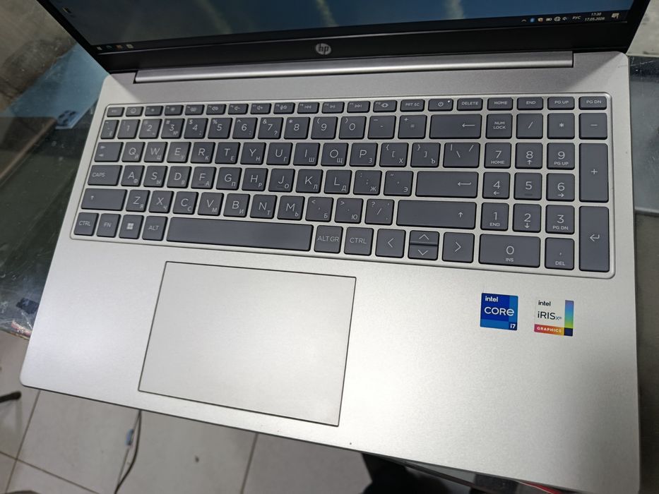 Hp intel i7 13Gen 16/512 ideal