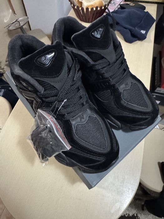 New balance 9060 pe negru 42