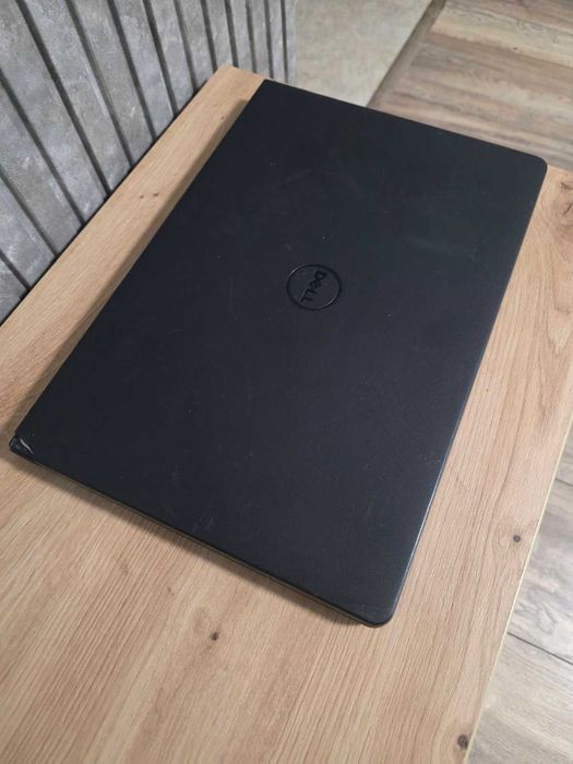 Лаптоп Dell Inspiron 15