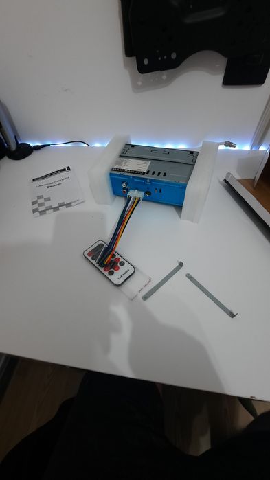 Vand player audio auto cu sistem bluetooth