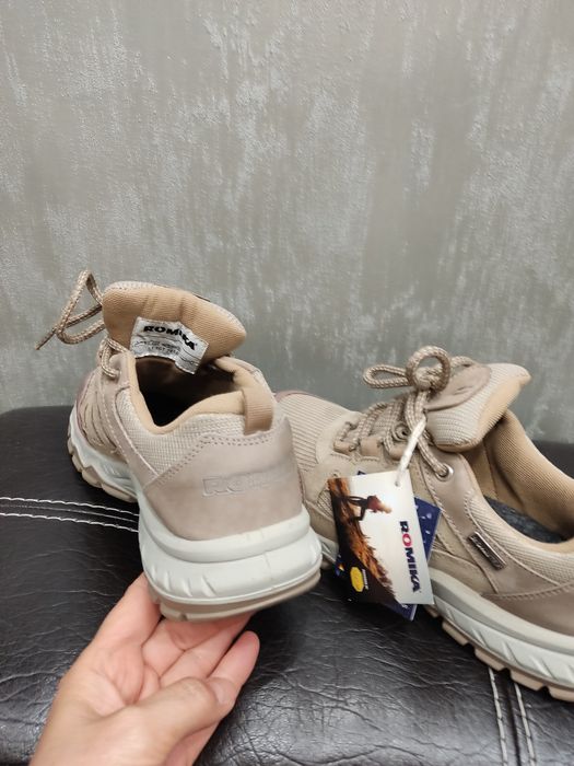 Продавам спортни маратонки