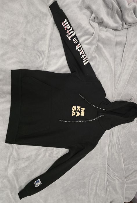 Аниме суичър на Attack on Titan