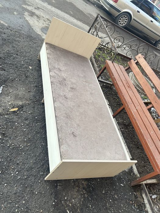 Срочно продается кровать 2 штуки с матрасом