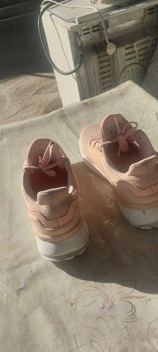 Продаю кросовки адидас