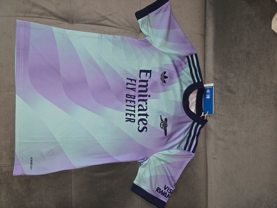 Детски тениски-Adidas ,Reeebok ,Халат на Pokemon