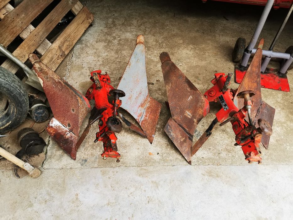 Roti motocultor si plug reversibil