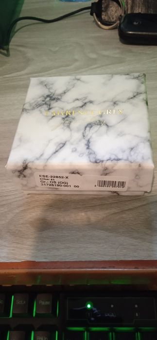 Сребърни обеци с камъчета