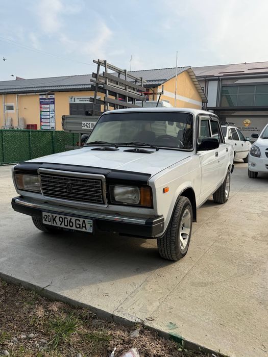 JIGULI 2107 srochna sotiladi