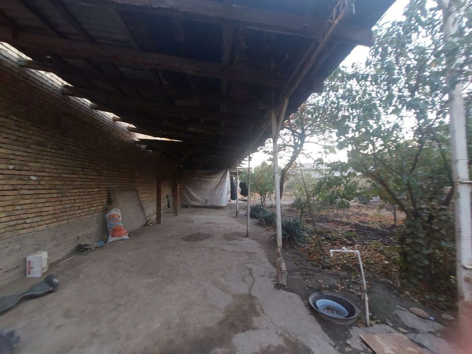 Xovli uchaska sotiladi Bektemir tumanida 10.6 sotix 8 xonali