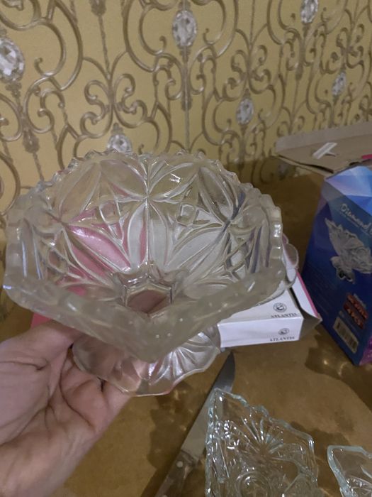 Посуда  отдаю за 2000
