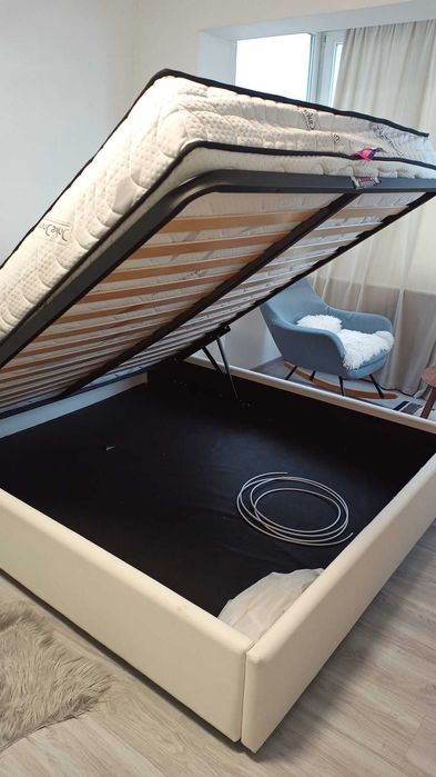 Pat matrimonial pt 2 persoane tapițat din piele