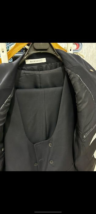 Костюм,  трлйка новый