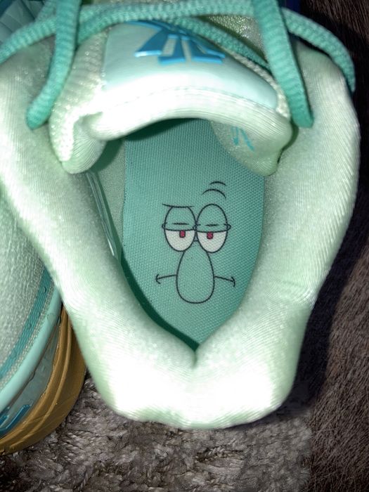 Продам кроссовки naik kyrie 5 squidward