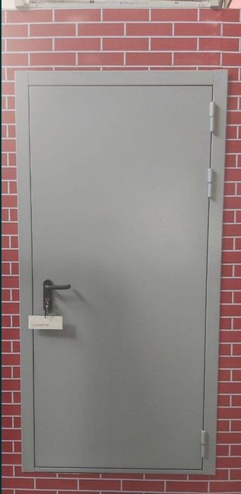 Противопожарная двери EI 60/90 сертифицирована.