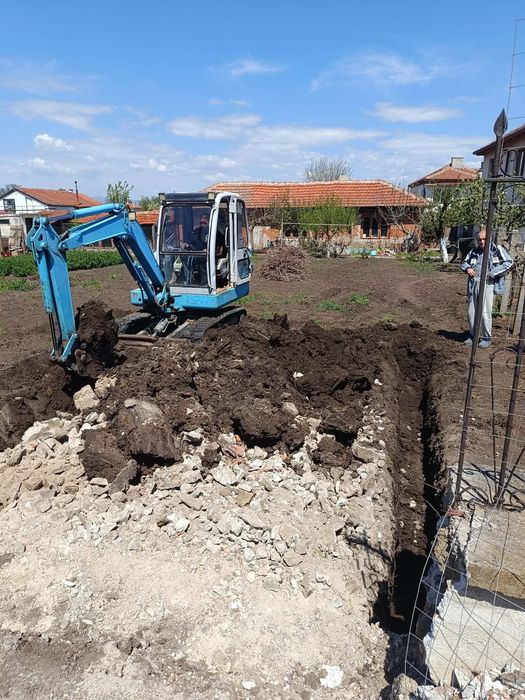 Изкопно-насипни дейности с мини багер, мини челен товарач и самосвал. За Ямбол и региона.