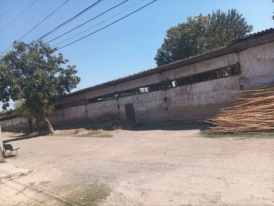 Нотурар бино иншоати сотилади. 
77 сотих.