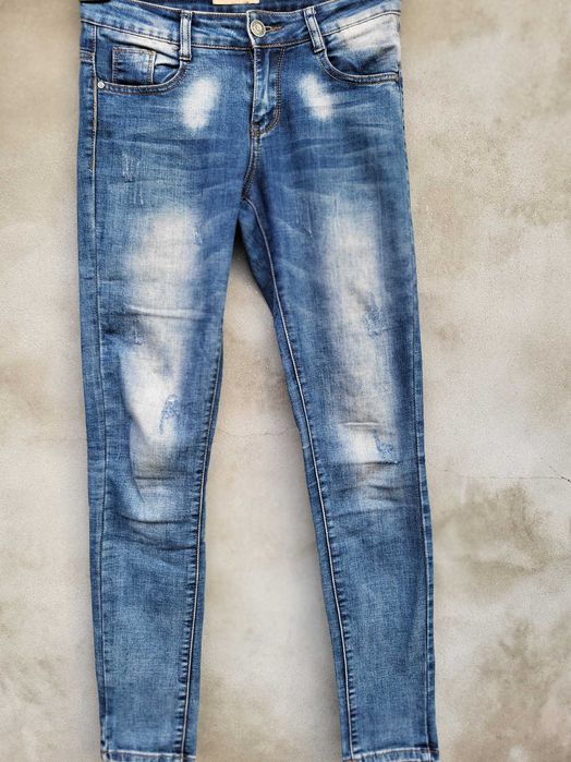 Дънки със средна талия