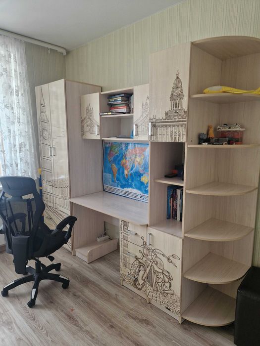 продам комплект мебели