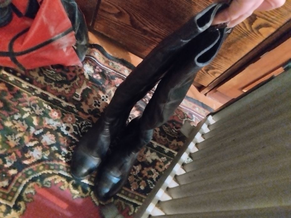 Сапоги длинные .