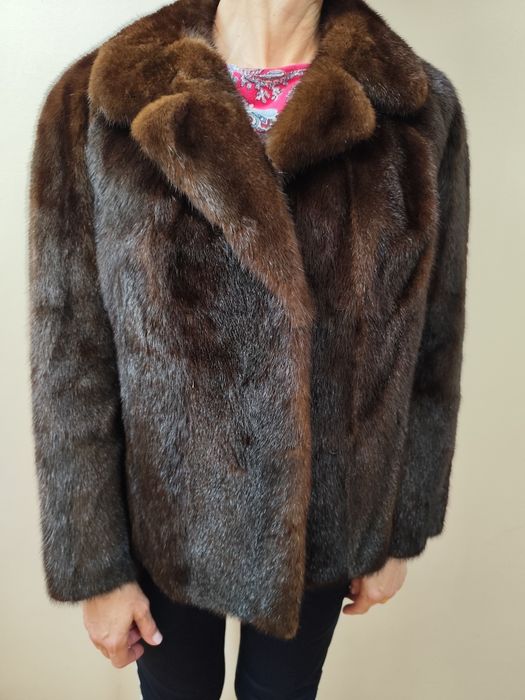 Haina blana vizon si nurca, guler vulpe argintie, caciula blana vulpe