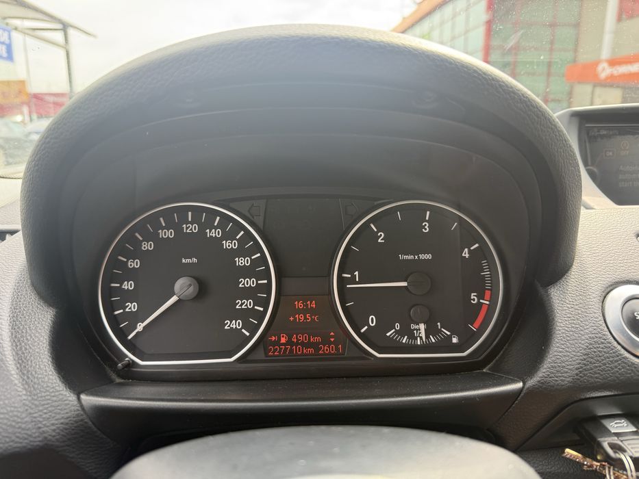 BMW 1 Series 2011 — imagine 4