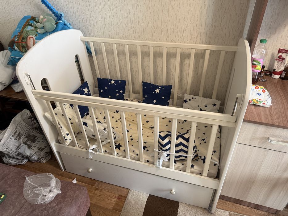 Детсская кроватка