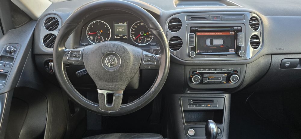 Автомобил  vw tiguan