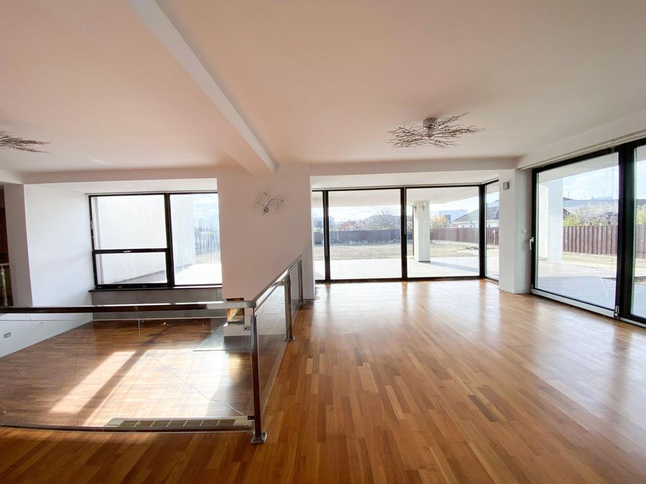 Clinica / Centru medical / Studio Pilates / SPA