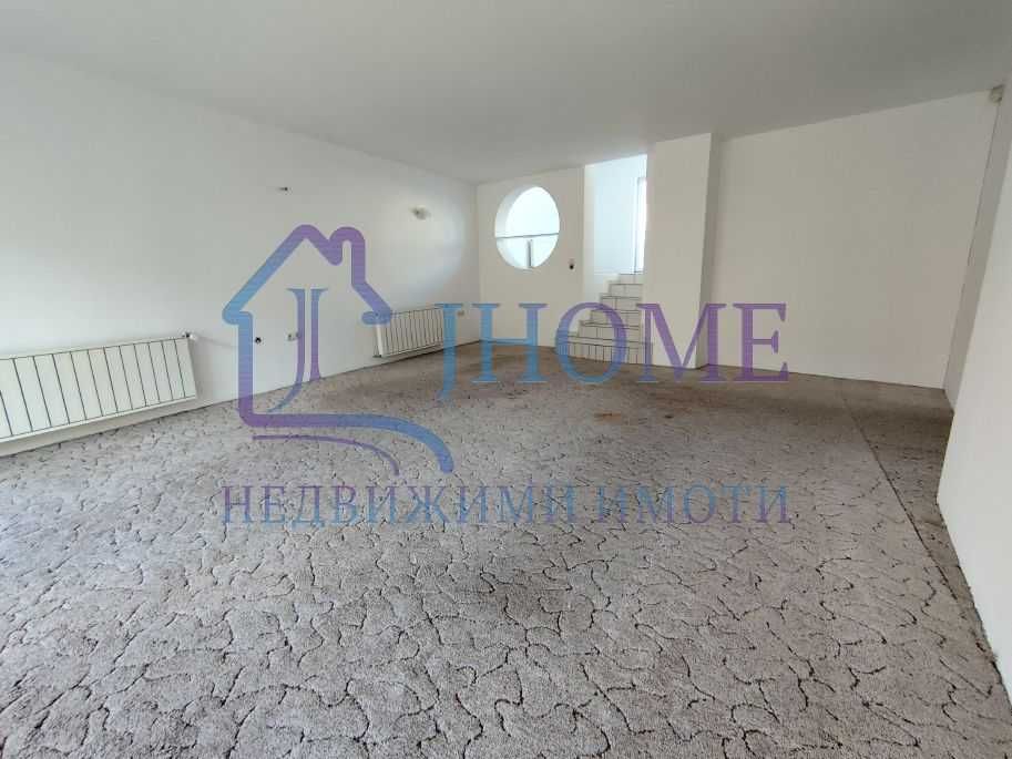 Уникален многостаен апартамент с ГАРАЖ, ул. Околчица