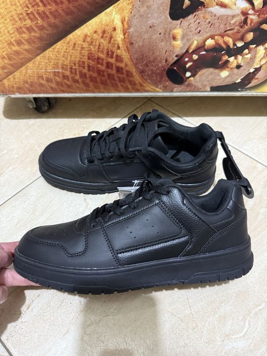 Sneakersi negrii unisex  , Primark