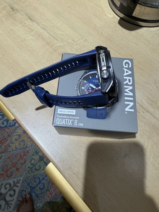 Garmin  quatix 8