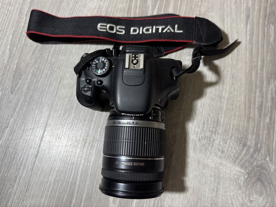 Canon EOS 600D + объектив Canon 18-200 mm.
