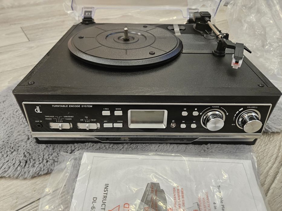 Грамофон, касетофон,карта,USB