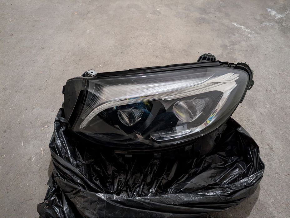 Vand far mercedez benz glc