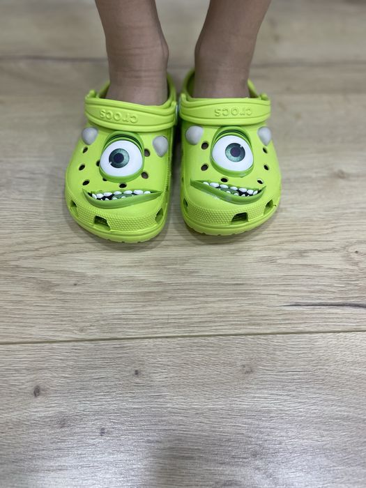 Продаются детские кроксы.