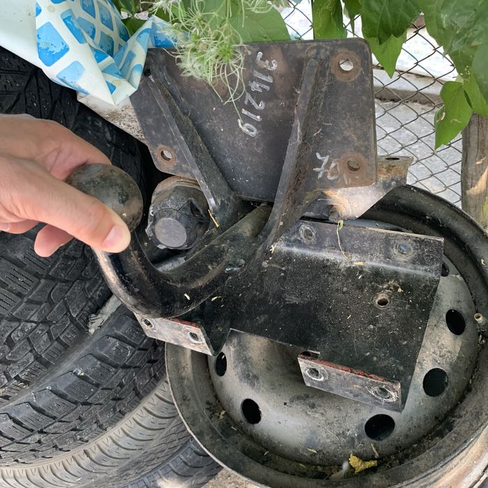 Теглич за Опел Астра Ф / огледало рено клио/ тампон мазда 626