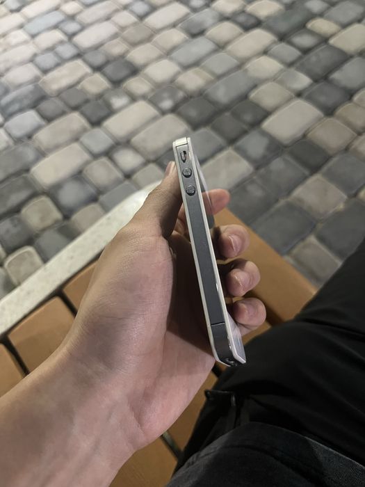Iphone 4s +зарядка iOS 9.3.6 12.6гб
