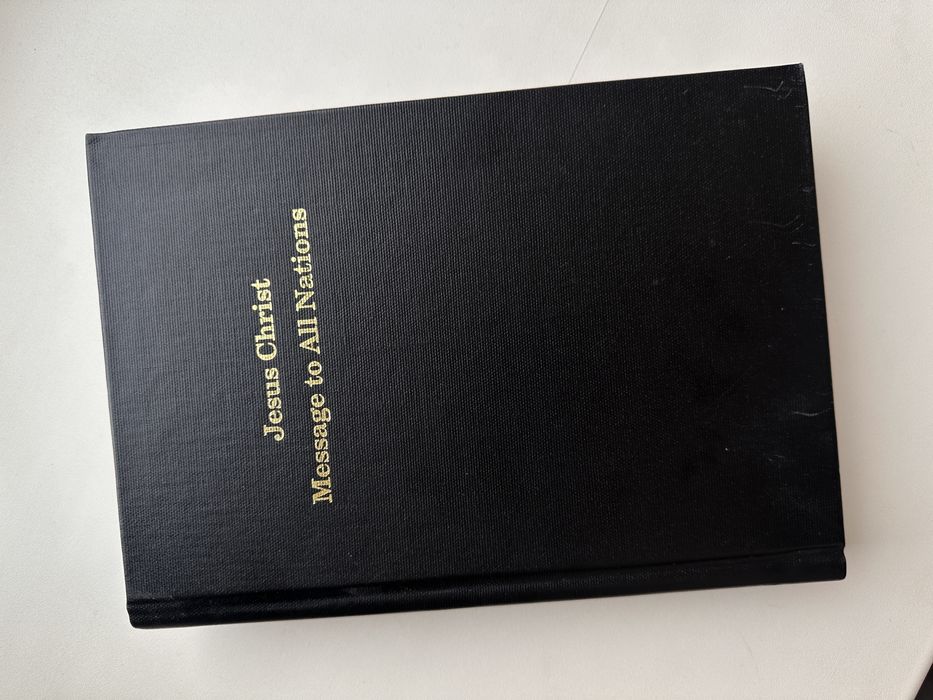 Продам книгу в хорошем состоянии