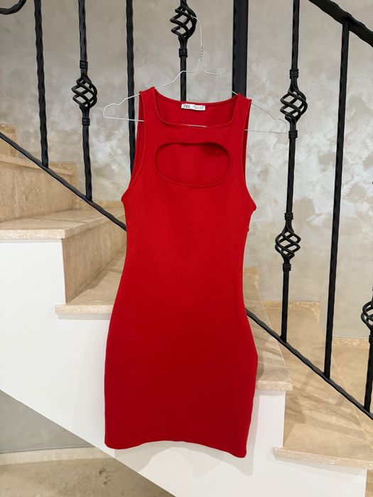 Продавам роклички на Zara и Reserved