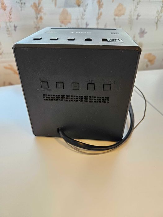 Радио будилник Sony ICF-C1