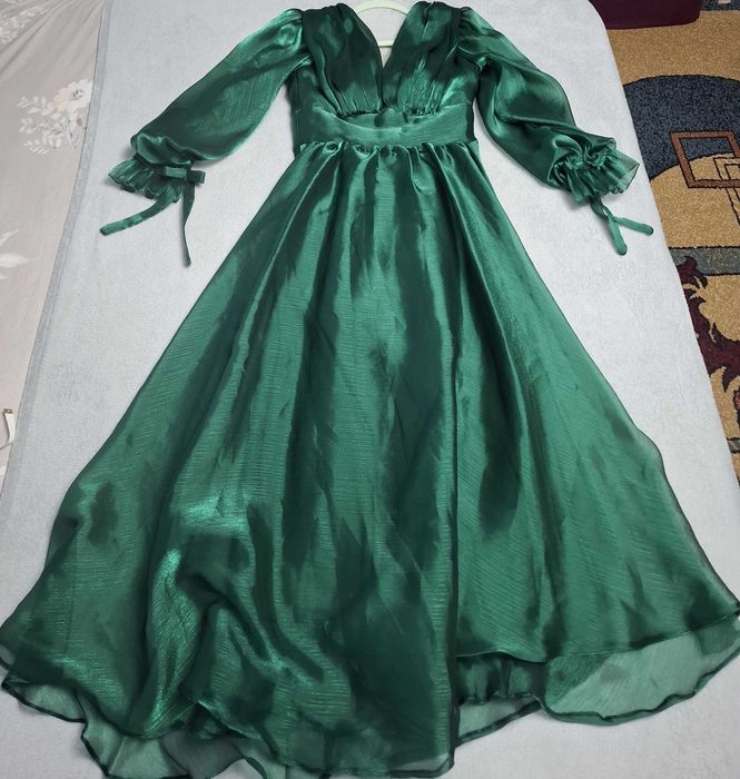 Rochie eleganta superba, de tul verde lucios, LaFaba Ecrin, L-40